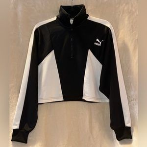 Puma women’s cropped half zip in black and white size M